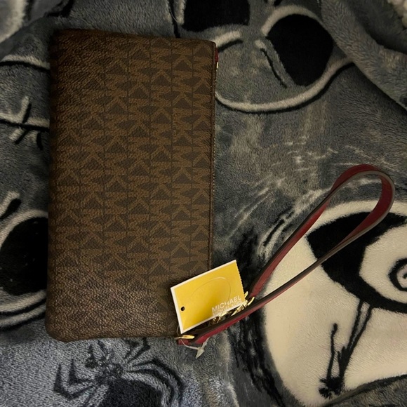 NWT Michael Kors dark brown with red accents and gold hardware wristlet - Picture 3 of 4